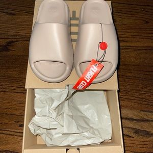 Brand new Yeezy slide